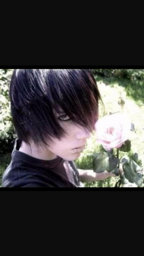 Are you a real emo, a crowd following wannabe, a normal person or an anime obsessed otaku?  Find out with this quiz Ricky Fort, Emo Cringe, Emo Hairstyle, Emo Memes, Rawr Xd, Black Parade, Emo Kid, Scene Emo, Emo Scene