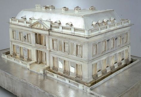 Model of the Duke Mansion which currently is the Fine Arts Dept of New York University. The mansion was designed by architect Horace Trumbauer. Horace Trumbauer, Classical Architecture House, Georgian Estate, Duke Mansion, Beverly Park, Mansion Exterior, Miniature Sculpture, Classic Building, Southern House