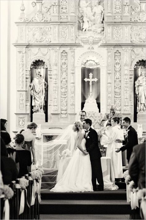 Photo of the "I do" kiss with the family around and the priest at the altar. Ceremony Pictures, Wedding Ceremony Pictures, Church Wedding Ceremony, Church Pictures, Wedding Kiss, Wedding Pic, Catholic Wedding, Church Ceremony, Wedding Chicks