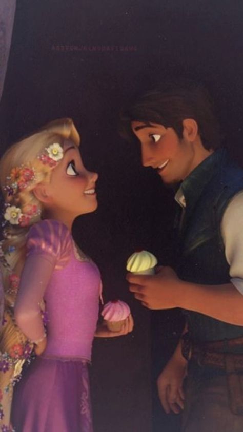 Repunzal Tangled Aesthetic, Rapunzel Movie, Flynn Rider And Rapunzel, Rapunzel Aesthetic, Old Disney Movies, Tangled 2010, Rapunzel And Eugene, Couple Costumes, Body Weight Leg Workout