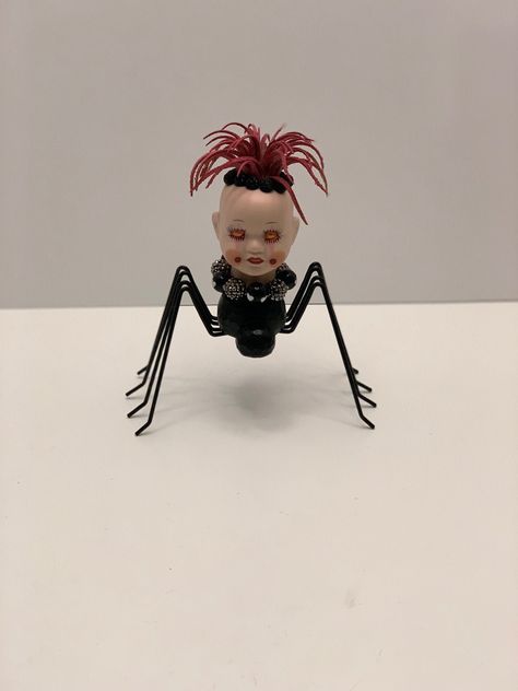 Assemblage Sculpture, Assemblage Art Dolls, Christmas Entryway, Zombie Dolls, Art Assemblage, Creepy Doll, Black Birthday, Scary Dolls, Spider Art