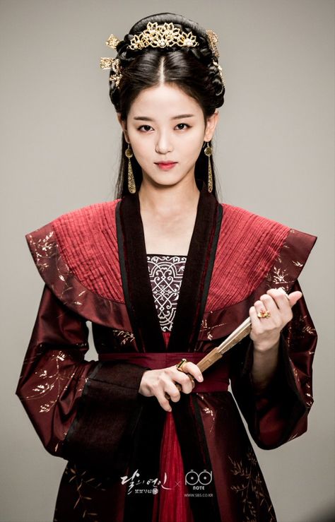 Yeonhwa from Scarlet Heart: Ryeo