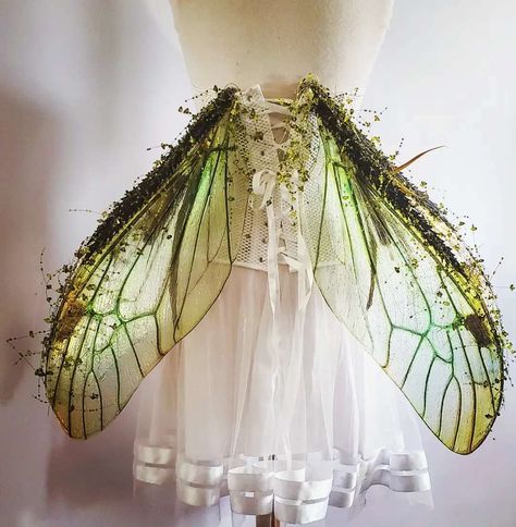 Fairy Dress Diy, Leaf Corset, Fae Costume, Faerie Wings, Fairy Costume Diy, Earth Fairy, Fantasy Craft, Recycled Dress, Fairy Outfit