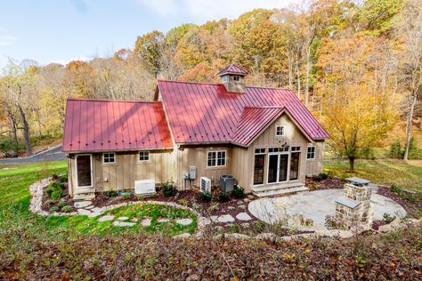 Small barn home the Downing, has been one of the most anticipated finishes at Yankee Barn Homes. Red Roof House Colors, House Metal Roof, Brown Roof House Colors, Brown Roof Houses, Camp Exterior, Small Barn Home, Best Exterior House Paint, Small Barn House, Yankee Barn Homes