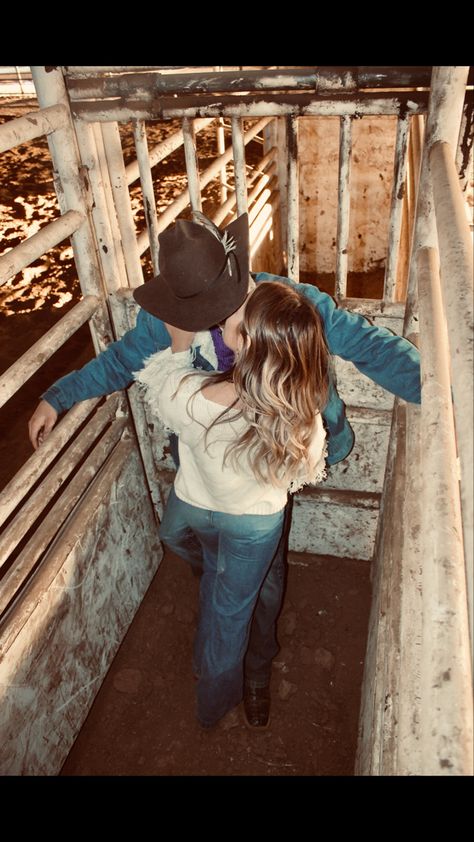 Rodeo Couples, County Couples, Country Couple Pictures, Country Relationship Goals, Country Couple, Country Relationships, Cute Country Couples, Western Photoshoot, Dream Relationship