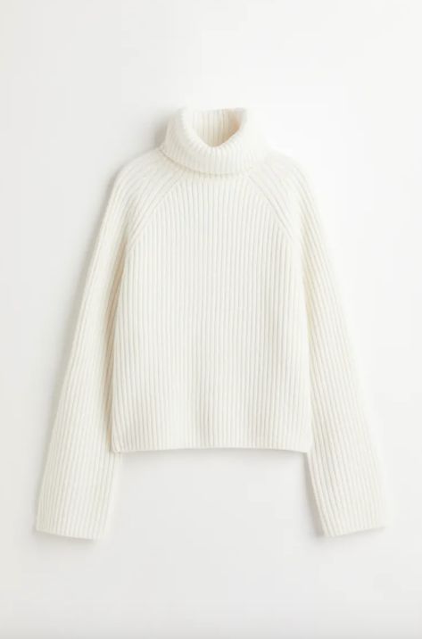 Manche, Capsule Wardrobe List, How To Look Expensive, Effortless Outfit, Easy Winter Outfit, Boxy Sweater, Ribbed Turtleneck Sweater, Fitted Turtleneck, White Turtleneck