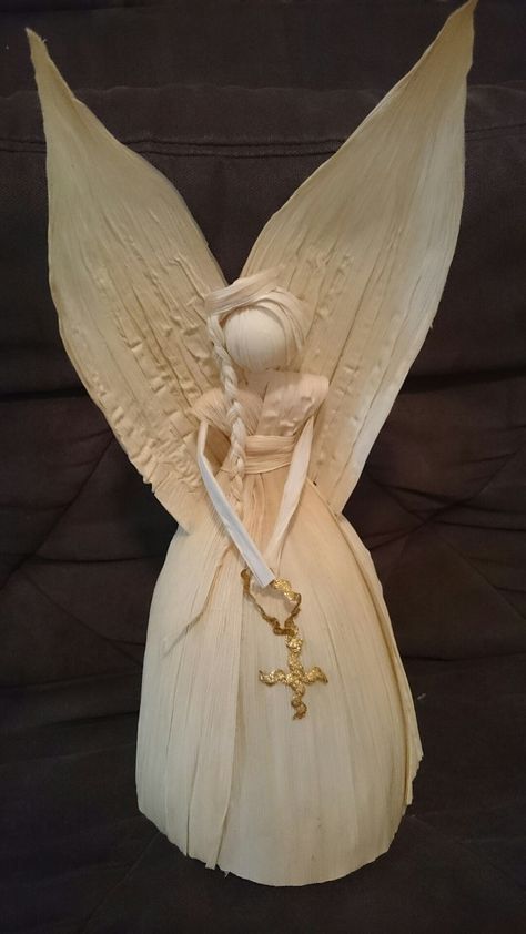 Corn Husk Angels Diy, Corn Husk Wreath, Corn Husk Crafts, Corn Dolly, Corn Husk Dolls, Straw Crafts, Paper Christmas Decorations, Fleurs Diy, Bible School Crafts