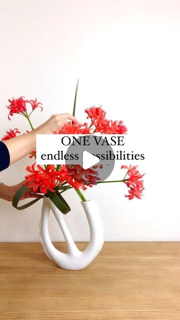 5 SENSES on Instagram: "One vase🏺Endless possibilities 🌿♾️
(part 2)
Watch how different flowers transform an entire composition, despite being arranged in the same container✨
Comment below with the flower material you like best👇

#ikebana
#いけばな 
#華道家 
#japaneseaesthetic 
#japaneseculture 
#creativeflorals 
#creativeflow 
#floralstyling 
#ikebanaflowers 
#designinbloom 
#sogetsu 
#生け花 
#makeadifference 
#5senses❤️" Ikebana Sogetsu, 5 Senses, Japanese Aesthetic, Different Flowers, Decor Accessories, Floral Style, Japanese Culture, Ikebana, Decorative Accessories