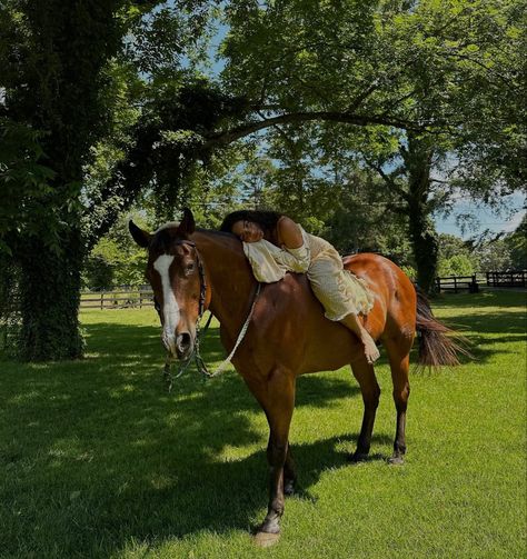 taylor giavasis Taylor Giavasis, Desert Cowgirl, Country Girl Aesthetic, Black Cowgirl, Green Tractors, Life Vision, Cowgirl Aesthetic, Vision Board Inspiration, Black Femininity