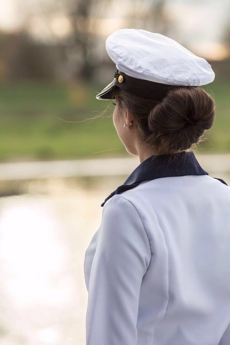 Seawoman In Uniform, Female Navy Officer, Sailor Aesthetic, Motivation Study, Caps For Women, New World, Vision Board, Wattpad, Models