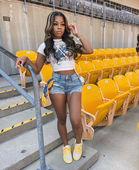 Girly Outfits Black Women, Fashion School Outfits, College Gameday Outfits, Outfits Black Women, Girls Streetwear, Girly Fits, Teen Swag Outfits, Swag Outfits For Girls