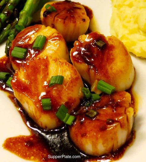 A wonderful recipe for New Years Eve or any special occasion. Our love for Asian type dishes inspired us to make Asian Scallops with a delicious soy rice vinegar sauce. Asian Scallops, Soy Rice, Shrimp And Scallop Recipes, Vinegar Sauce, Coquille St Jacques, Chinese Recipe, Japanese Recipe, Seafood Entrees, Dinner On A Budget