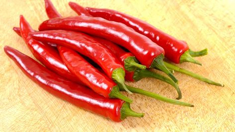 Thai Chili Pepper Recipes, Thai Chili Sauce Recipe, Sweet Thai Chili Sauce, Thai Chili Peppers, Sweet Thai Chili, Thai Red Chili, Hot Pepper Recipes, Thai Peppers, Thai Chili Pepper