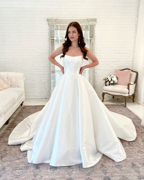 Romantic Wedding Dress Ballgown, Flowy Ball Gown Wedding Dress, Classy Elegant Wedding Dress Ball Gown, Plain Ball Gown Wedding Dress, Sweetheart Off The Shoulder Wedding Gown, Plain Satin Wedding Dress Ball Gowns, Debutante Dresses White Ball Gowns, Strapless Aline Wedding Dress, Strapless Wedding Dress Princess