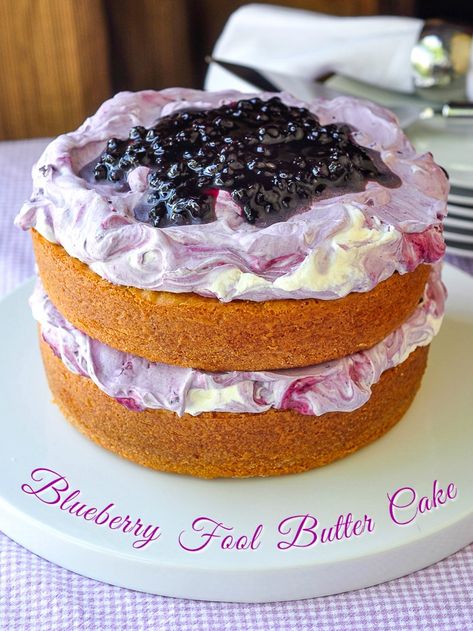 Blueberry Fool Butter Cake, a moist, delicious butter cake filled Rock Recipes, Blueberry Compote, Dessert Simple, Blueberry Recipes, Butter Cake, Cake Toppings, Let Them Eat Cake, Chocolate Recipes, Blueberries