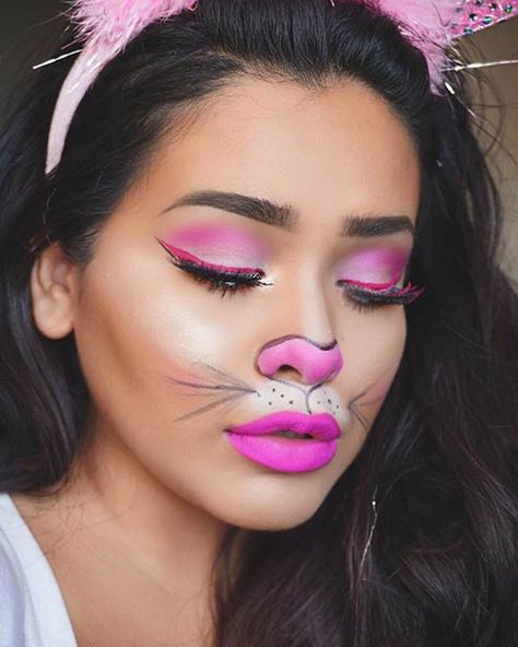 Cute Pink Bunny Makeup Look                                                                                                                                                                                 More Easy Diy Halloween Makeup, Diy Halloween Face, Bunny Halloween Makeup, Easy Halloween Makeup Looks, Halloween Makeup Diy Easy, Bunny Makeup, Cat Halloween Makeup, Makeup Zombie, Easy Halloween Makeup