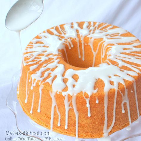 I love to dress my pound cakes in this quick and easy Vanilla Glaze! The recipe is so simple and I love the look! Angel Food Cake Glaze, Petit Four Glaze Recipe, Pound Cake Icing, Glazed Icing Recipe, Classic Pound Cake Recipe, Cake Glaze, Icing Glaze, Pound Cake Glaze, Glaze Icing