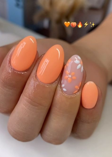 40 Casual Summer Nails to Inspire You One Nail Design Ideas, Gel X Nail Designs Easy, Simple Vacation Nails Almond, Halloween Almond Nails Ideas, Cabo Nail Ideas, Casual Summer Nails, Light Color Nails, Olivia Nails, Italy Nails