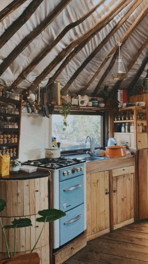 Small Yurt Interior, Off Grid Yurt, Yurt Design Ideas, Yurt Living Interior Design, Yurt Interior Design, Yurt Decor, Yurt Kitchen, Yurt Loft, Wooden Yurts