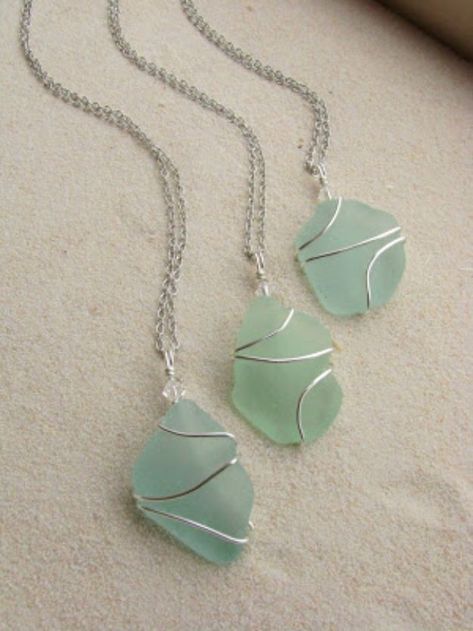 DIY Necklace Ideas - Wire Wrapped Sea Glass Necklace - Easy Handmade Necklaces with Step by Step Tutorials - Pendant, Beads, Statement, Choker, Layered Boho, Chain and Simple Looks - Creative Jewlery Making Ideas for Women and Teens, Girls - Crafts and Cool Fashion Ideas for Women, Teens and Teenagers http://diyjoy.com/diy-necklaces Sea Glass Wedding, Kule Ting, Jewerly Bracelets, Diy Products, Beachglass Jewelry, Bracelets Diy, Sea Glass Necklace, Jewerly Diy, Diy Schmuck