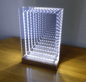 Ideas Con Luces Led, Infinity Mirror Table, Infinity Mirror Diy, Led Ideas, Led Infinity Mirror, Infinity Table, Mirror Illusion, Lamp Mirror, Infinity Lights