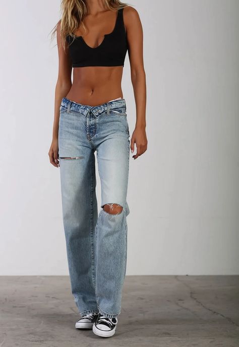 5 Fall Denim Trends To Shop Now, From Low-Rise To Dad Jeans Low Raised Jeans, Mgk Concert Outfit, Aesthetic Low Rise Jeans, Low Raise Jeans, Low Rise Jeans Outfits, Low Rise Jeans Outfit Aesthetic, Low Rise Jeans Outfit 2000s, Low Rise Flare Jeans Outfit, 2000s Low Rise Jeans