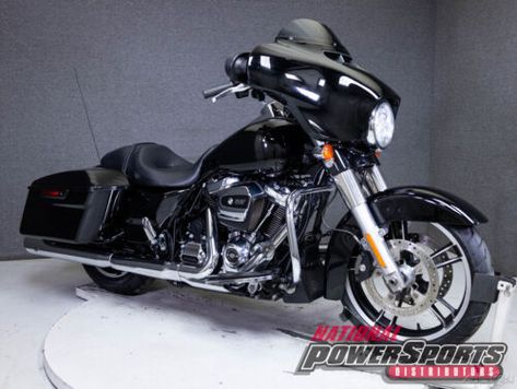 ad eBay - 2017 Harley-Davidson FLHXS STREET GLIDE SPECIAL W/ABS - Buy Now, click the link (eBay) Street Glide Bagger, Street Glide Special, Harley Davidson Touring, Motorcycle Harley, Street Glide, Harley Davidson Motorcycles, Purchase History, Cruise Control, Audio System