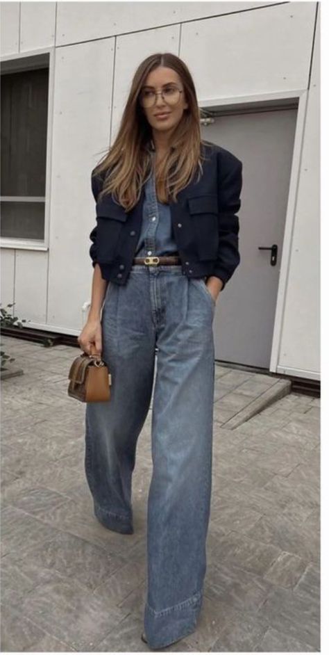 Cropped Jacket Outfit, Style Wide Leg Jeans, Wide Leg Jeans Outfit, Mode Casual, Looks Street Style, Outfit Trends, 가을 패션, Autumn Outfit, Looks Style