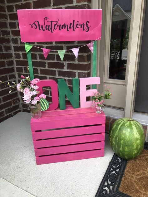 First Birthday One In A Melon, One In A Melon First Birthday, Watermelon Birthday Party Decorations, Watermelon Birthday Party Theme, Watermelon Birthday Parties, 1st Birthday Party For Girls, Watermelon Party, Watermelon Birthday, Girl Birthday Decorations