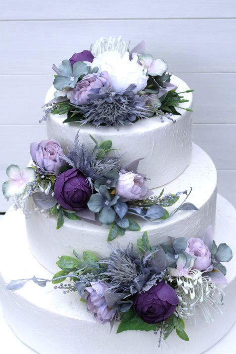 Wedding Cake Flower Toppers, Small Purple Wedding Cake, Blue And Purple Wedding Cake, Wedding Cakes Lavender, Lavender And Grey Wedding, Wedding Cake With Purple Flowers, Wedding Cake Toppers Flowers, Wedding Cake Purple Flowers, Wedding Cake Purple