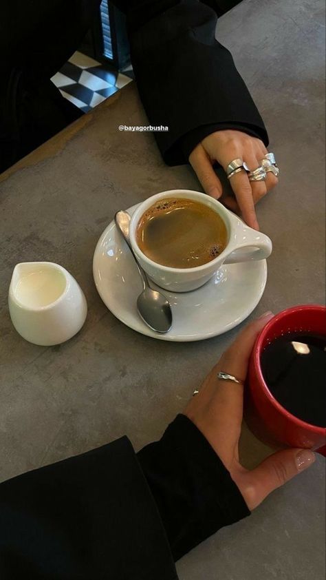 Bff Aesthetic, Cups Of Coffee, Only One You, Coffee Pictures, Coffee Girl, Coffee And Books, Coffee Addict, Coffee Recipes, Coffee Break