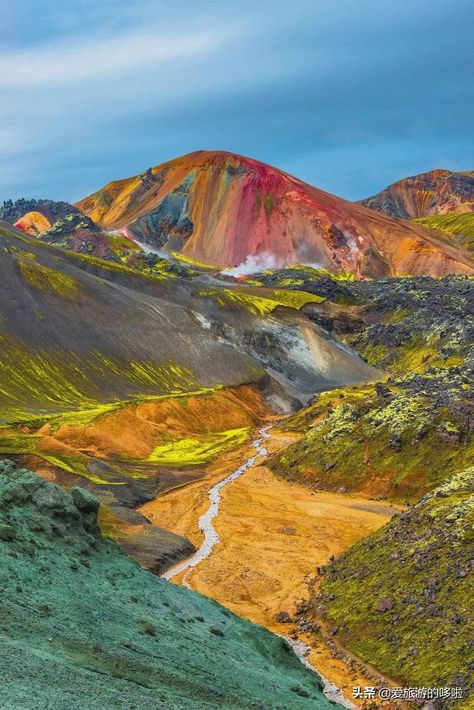 The #Rainbow #Mountains of #China within the Zhangye Danxia Landform #Geological #Park are a geological #wonder of the #world. These #famous Chinese mountains are known for their otherworldly colors that mimic a rainbow painted over the tops of #rolling mountains Zhangye Danxia Landform, Zhangye Danxia, Danxia Landform, Rainbow Mountains, Volcanic Mountains, Colorful Mountains, Rainbow Mountain, Colorful Landscape, Belleza Natural