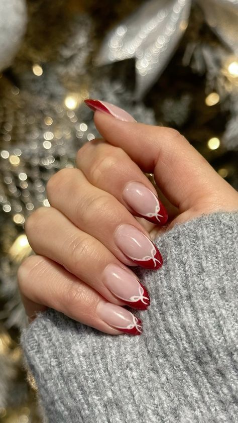 Holiday Nails Coffin, Christ Nails, Winter Motifs, Viral Nails, Bow Nails, Red Christmas Nails, Top Nails, Glass Nail, Cute Christmas Nails