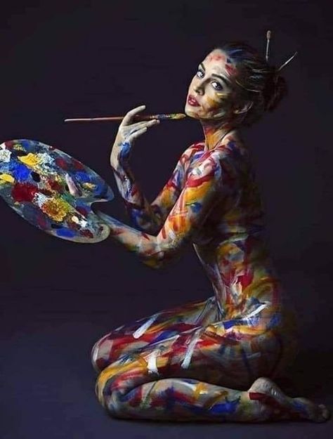 Creative Self Portraits, Female Body Paintings, Ephemeral Art, Paint Photography, Body Photography, 사진 촬영 포즈, Jolie Photo, Body Painting, Kitsch