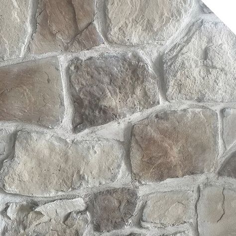 Field Stone - Exterior Stone Veneer – Mouldex Mouldings Stone Veneer Backsplash, Stone Panels Exterior, Exterior Stone Veneer, Modern Cottages, Stone Veneer Exterior, Faux Stone Veneer, Stone Veneer Fireplace, Farmhouse Fireplace Decor, Cabin Fireplace