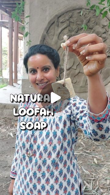 Loofah Soap Recipe, Loofah Soap Diy, Business Chart, Natural Showers, Natural Loofah, Unique Soap, Loofah Soap, Homemade Bath, Soap Recipe