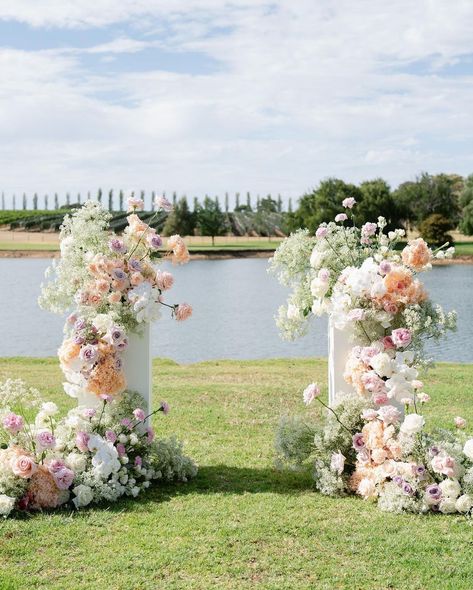 Wedding Ceremony Pillar Flowers, Wedding Ceremony Columns, Wedding Ceremony Flowers On Ground, Wedding Alter Flowers, Metal Flower Stand, Acrylic Pedestal, Alter Flowers, Wedding Alter, Pedestal Display