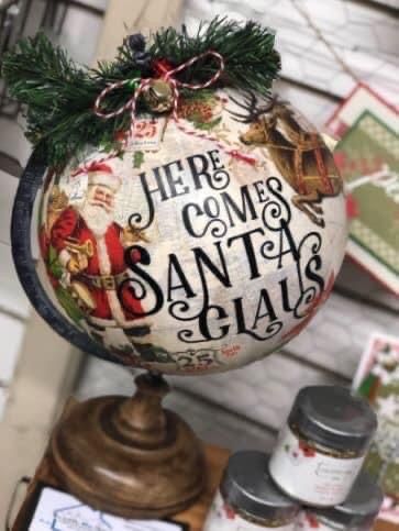 Christmas In July Crafts, Here Comes Santa Claus, Globe Crafts, Vintage Christmas Crafts, Christmas Globes, Christmas Craft Ideas, July Crafts, Christmas Makes, Boxing Day