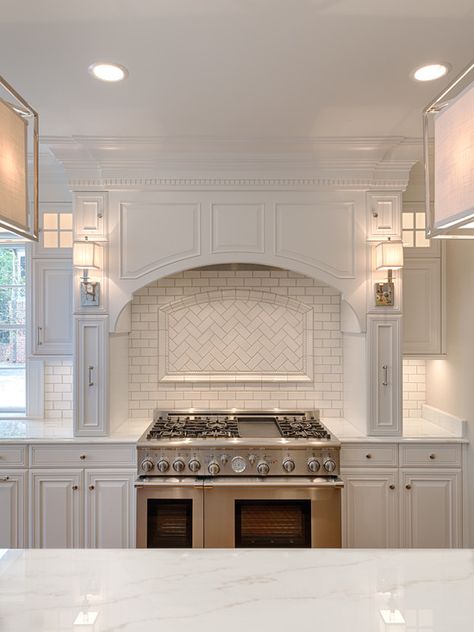 Incredible kitchen with custom millwork and cabinetry. Luxury White Kitchen, Tuscan Kitchen, Dream Kitchens, Kitchen Hoods, Classic Kitchen, Marble Counter, Kitchen Cabinet Hardware, Kitchen Stove, Subway Tiles