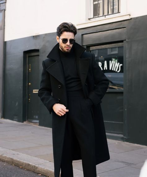 Preppy Jacket, Stylish Winter Coats, Long Coat Men, Black Overcoat, Overcoat Men, Blazer Men, Dark Dress, Men's Formal Style, Long Overcoat