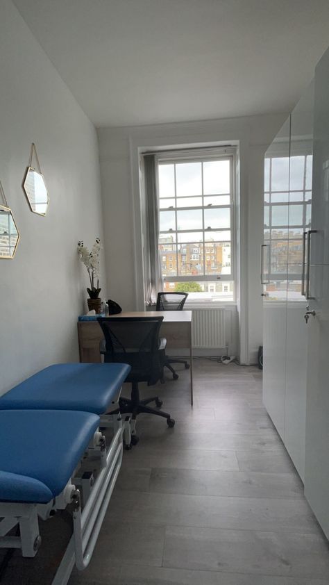 See one of our medical professionals at 104 Harley Street. #harleystreet #london #clinic #health #healthylifestyle #privateclinic #privatehealthcare #doctor #gp Doctor Office Aesthetic, Doctor Clinic, Pa Life, Doctor Office, Dream Job, Medical Professionals, Medical, London, Collage