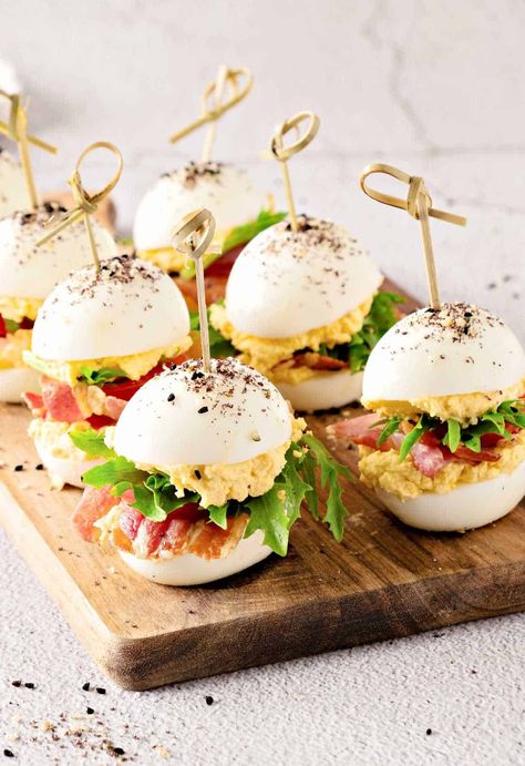 Deviled Egg Blt Sandwich, Wedding Deviled Eggs, Egg Appetizers Parties, Deviled Eggs Appetizers, Egg Free Party Food, Deviled Eggs Wedding Display, Deviled Eggs Plating Ideas, Egg Blt Sliders, Deviled Eggs Hack