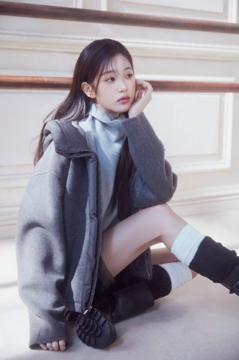 w🐰ny Wonyoung Outfit, Celebrity Fits, Face Goals, Stylish Celebrities, Aesthetic Fits, Pink Girly Things, Korean Casual, Casual Winter Outfits, Kpop Outfits