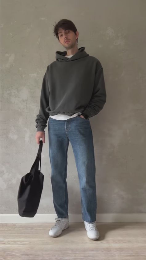 Aesthetic Hoodie Outfit Men, Smart Casual Men Outfit Korean, Khaki Jumper Outfit, Minimal Street Style Men, Minimal Men Outfit, Relaxed Style Outfits Men, Minimalist Fits Men, Men Normcore, Mens Crewneck Outfit