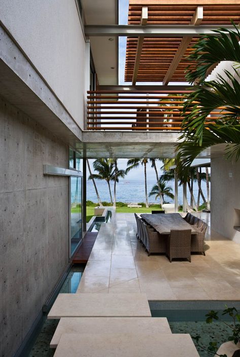 Hawaii Beach House, Tropical Architecture, Modern Beach House, Hawaii Beaches, Tropical Houses, Maui Hawaii, Contemporary Architecture, Grog, Interior Architecture Design