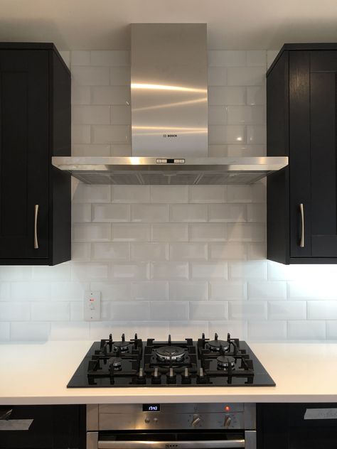 Kitchen Hob And Chimney, Kitchen Hob Ideas, Extractor Hood Ideas, Kitchen Extractor Fan Ideas, Chimney Kitchen Ideas, Kitchen Platform Ideas, Extractor Fan Kitchen, Kitchen Extractor Hood, Kitchen Extractor Fan