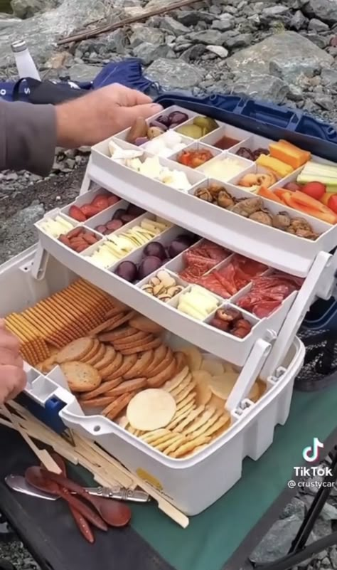 Tackle Box Charcuterie, Box Charcuterie Board, Softball Snacks, Easy Fast Appetizers, Charcuterie Boards Ideas, Cabin Party, Fast Appetizers Easy, Beach Snack, Lake House Vacation