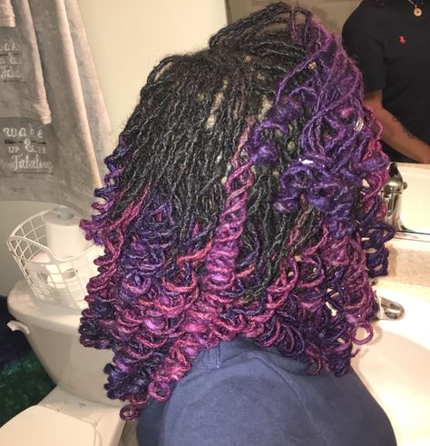 Locs With Purple Tips, Purple Locs Black Women Natural Hair, Purple Ombre Locs, Purple Microlocs, Purple Locs Black Women, Locs Purple, Microlocs Inspiration, Purple Dreadlocks, Black Women Locs