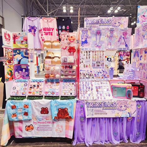 We are in you New York City! 💕✨️🗽 come by table F32 at #animenyc in the Artist Alley for a bunch of cute goodies 💖 #artistalley #kpop #danmei #mxtx #pastelart #originalcharacter Comic Con Artist Alley, Stand Reference, Art Festival Booth Display, Stationery Shops, Artist Alley Table, Festival Booth Display, Alley Ideas, Art Festival Booth, Half Table