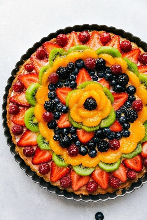 "Fruit Pizza" Cheesecake Tart | Chelsea's Messy Apron Fruit Flan Cake, Sweet Tart Dough Recipe, French Fruit Tart Recipe, Cookie Crust Recipe, Natasha Kitchen, Fruit Flan, Restaurant Desserts, Natashas Kitchen, Tooty Fruity